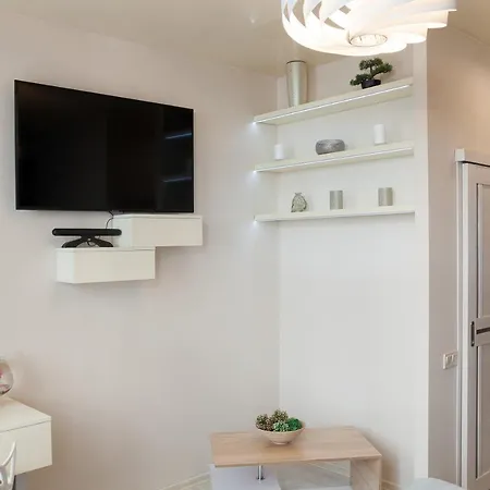 Апартаменти Center *